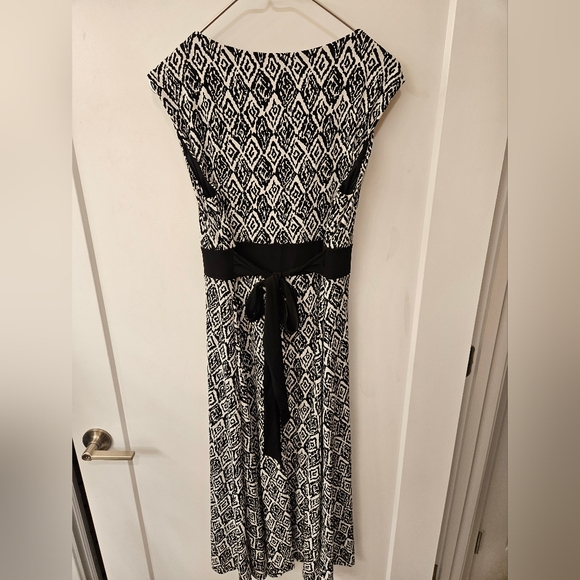 NWT - Glamour Black and White Stretch Midi Dress - Size 16 - Picture 9 of 12